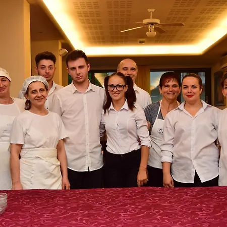 Отель President Pool &